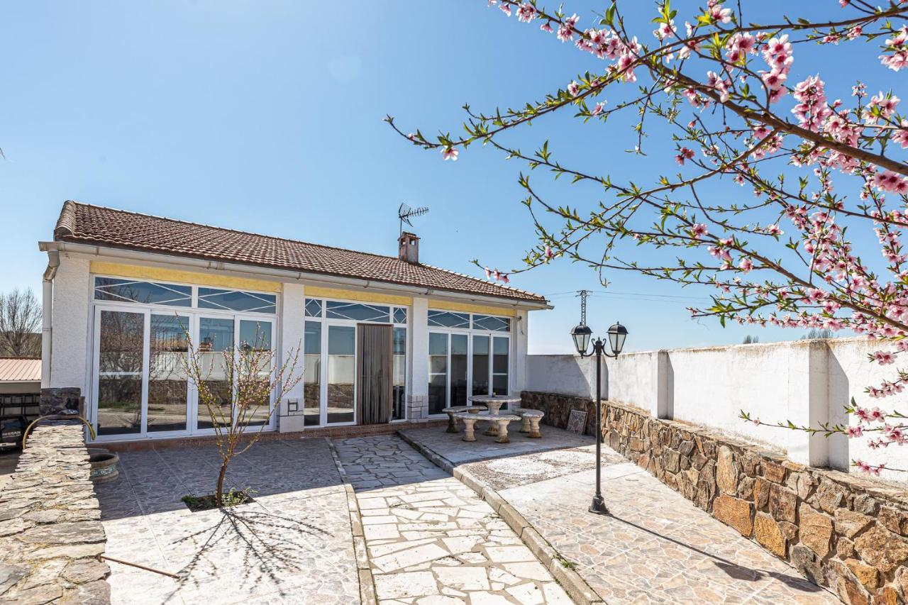 Waou Deluxe Cottage Titulcia Exteriér fotografie